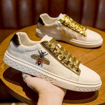 High-end Small White Shoes Mens Spring Summer New Honeybee Embroidery Casual Comfort Wear 100 Ride Trend Boys Board Shoes