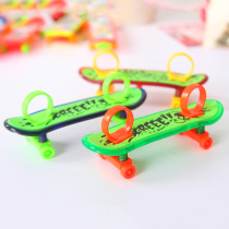 Creative Finger Skateboard Kid Baby Toys Small Gift Kindergarten Yiwu Children Toys Wholesale Land stock Source