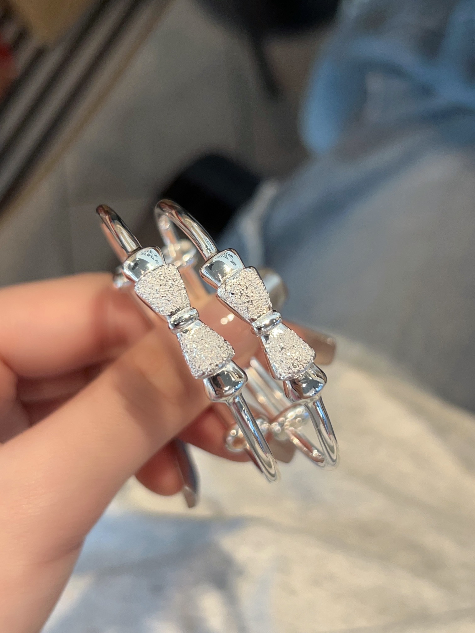 Hong Kong is giving birth to a silver 999 sweet and small fresh middle child bracelet frosted butterfly knot pure silver bracelet baby ornament-Taobao