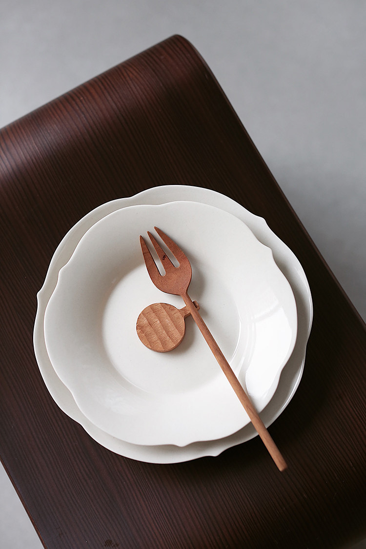 莫语ins日式风白色花边花朵盘子 陶瓷家用厨房餐具西餐餐盘餐具-阿里