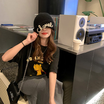 (Hu Chu Beautiful Meow Meow Universe) Black beating bottom short sleeve T-shirt female autumn winter new loose round collar blouses woman