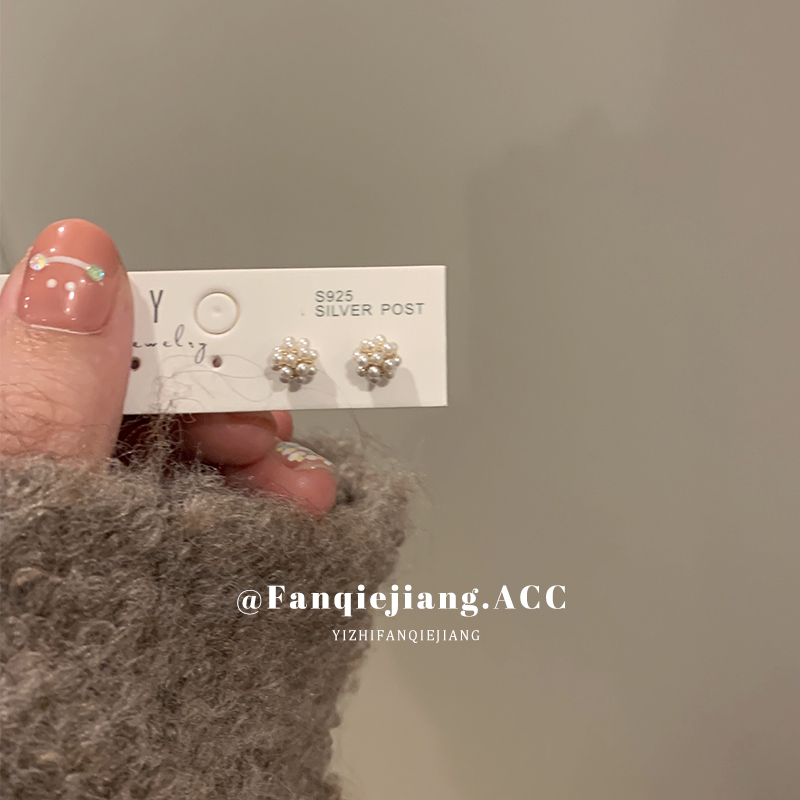 一只番茄酱睡觉不用摘的mini珍珠小耳环小众设计高级感耳钉女