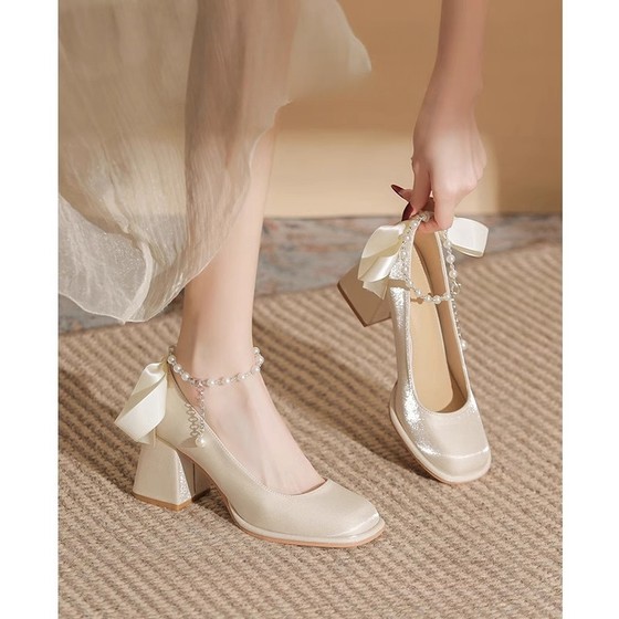 French Mary Jane high heels for women without tiring feet wedding engagement shoes with skirt cheongsam thick heels single shoes
French Mary Jane high heels for women without tiring feet wedding engagement shoes with skirt cheongsam thick heels single shoes
