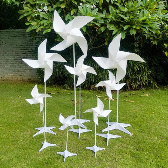 Pure white four-leaf windmill suit wedding photography props courtyard ornaments homestay decoration outdoor children's toys
Pure white four-leaf windmill suit wedding photography props courtyard ornaments homestay decoration outdoor children's toys