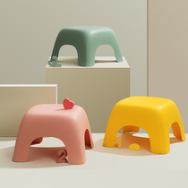 Small stool home children plastic thick low stool step foot round stool bathroom bath rubber stool baby foot stool bench