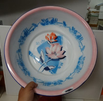 Old enamel basin old washbasin 80 s flower pattern old basin nostalgic collection movie props ornaments real photo