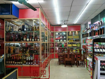 Guangzhou car jewelry mobile phone display cabinet Tobacco and wine shelf Cosmetics boutique glass cabinet Gift jewelry display cabinet