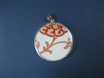 Bao Lao Bao Zhen Qing Kangxi Alum Red Flower pattern Ancient porcelain pendant (silver)