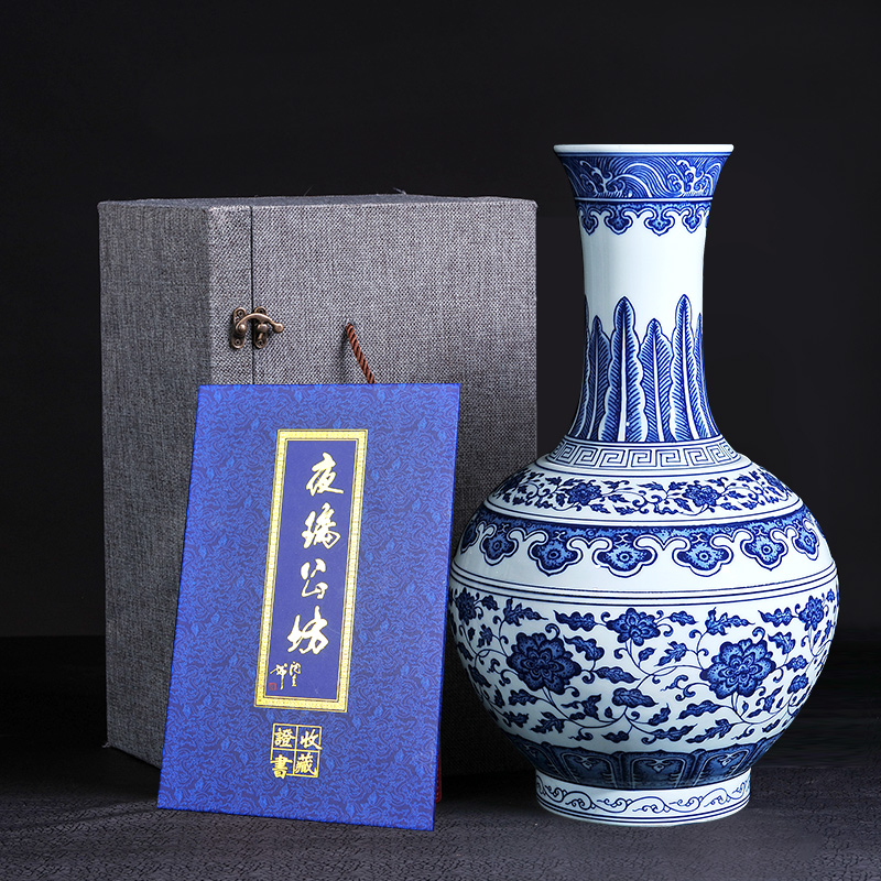 Jingdezhen blue and white porcelain vases, pottery and porcelain antique bound branch even a bottle of flower arranging Chinese style household act the role ofing is tasted the sitting room of handicraft