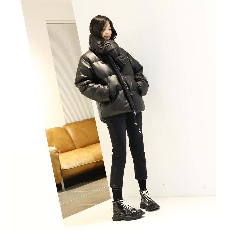 冬天一定要有一件,短款羽绒服才洋气!5