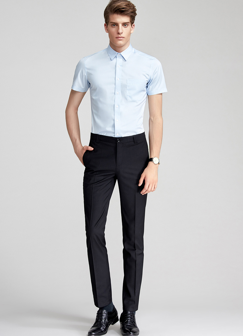 当天的着装了;而在面试的穿着上也有很多学问的,对于初入职场的男士们