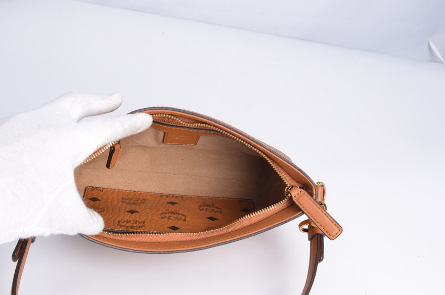 [9.8新]mcm 女士铆钉单肩斜跨包bp1703032