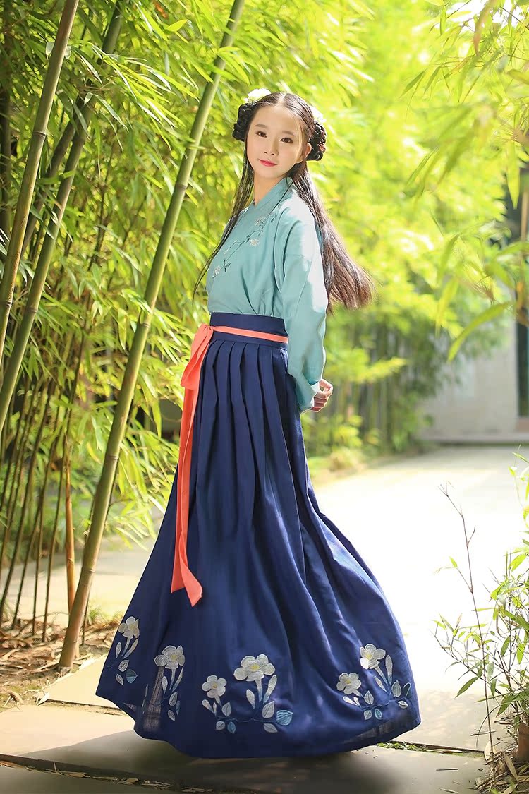 重回汉唐 步花荫 原创品牌日常汉服女装绣花交领齐腰襦裙 非古装