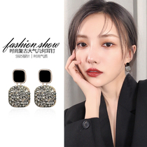 Temperament advanced ear clip without ear hole female French ear studs can clip earrings painless fake earrings retro port taste earrings