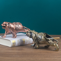 European-style living room household with cover anti-ash ashtray creative personality fashion retro anti-fall Tiger cigarette Cup ornaments