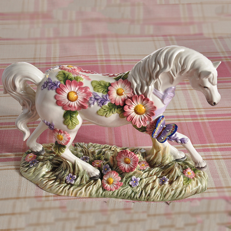 Purple ceramic horse furnishing articles creative European wine sitting room adornment I household indoor small ornament