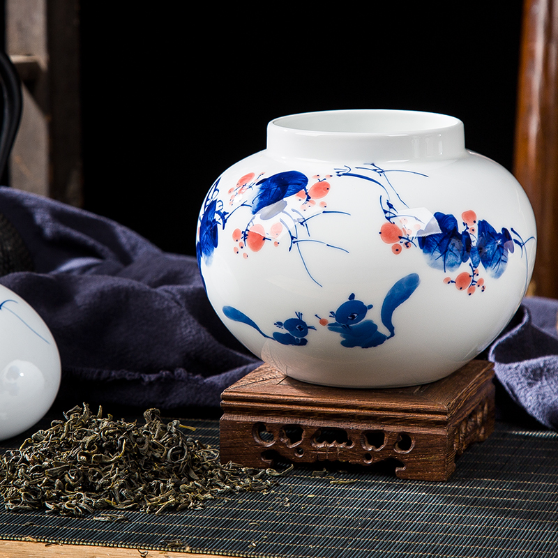 Folk artists hand - made bucket color blue and white porcelain tea pot of jingdezhen ceramic household large seal storage POTS