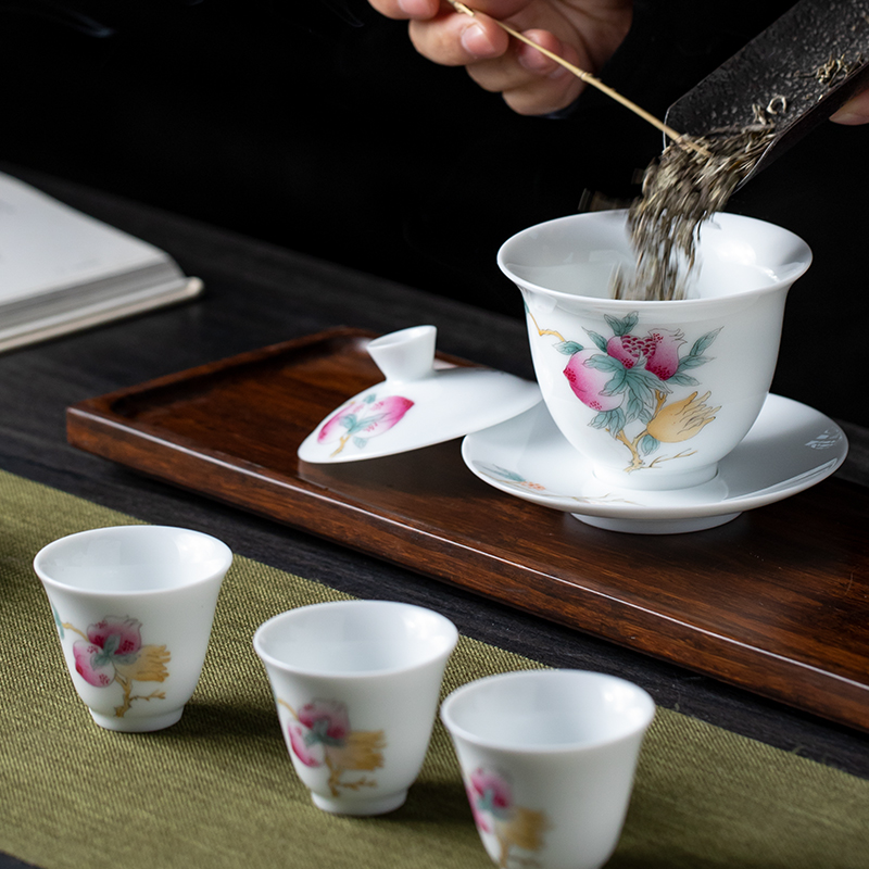 The Set of famille rose tea Set jingdezhen ceramic kung fu tea Set home a tureen six cups box away