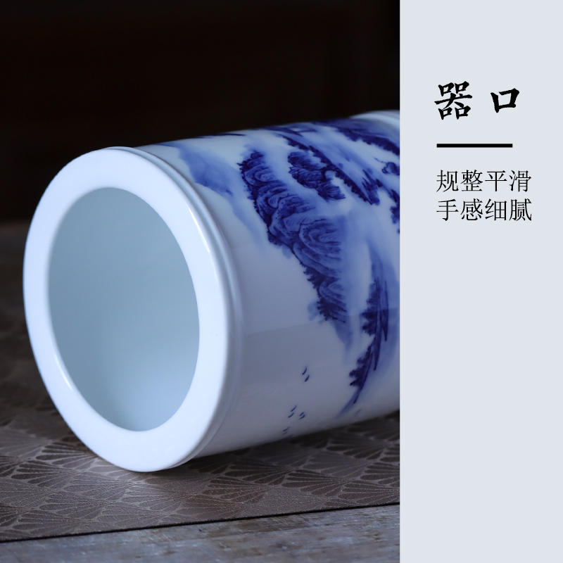 Jingdezhen blue and white landscape hand - made brush pot office China creative wind restoring ancient ways the large capacity pen barrels of four treasures of the study