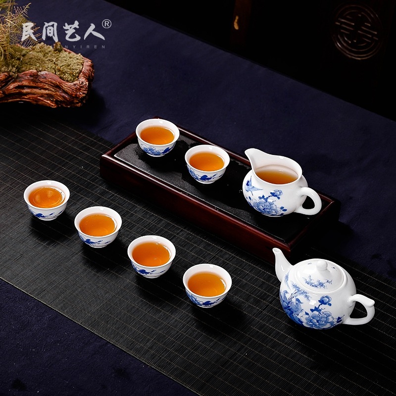 Blue and white hand work suit masters cup of jingdezhen ceramic kung fu tea cups sample tea cup pure manual single CPU