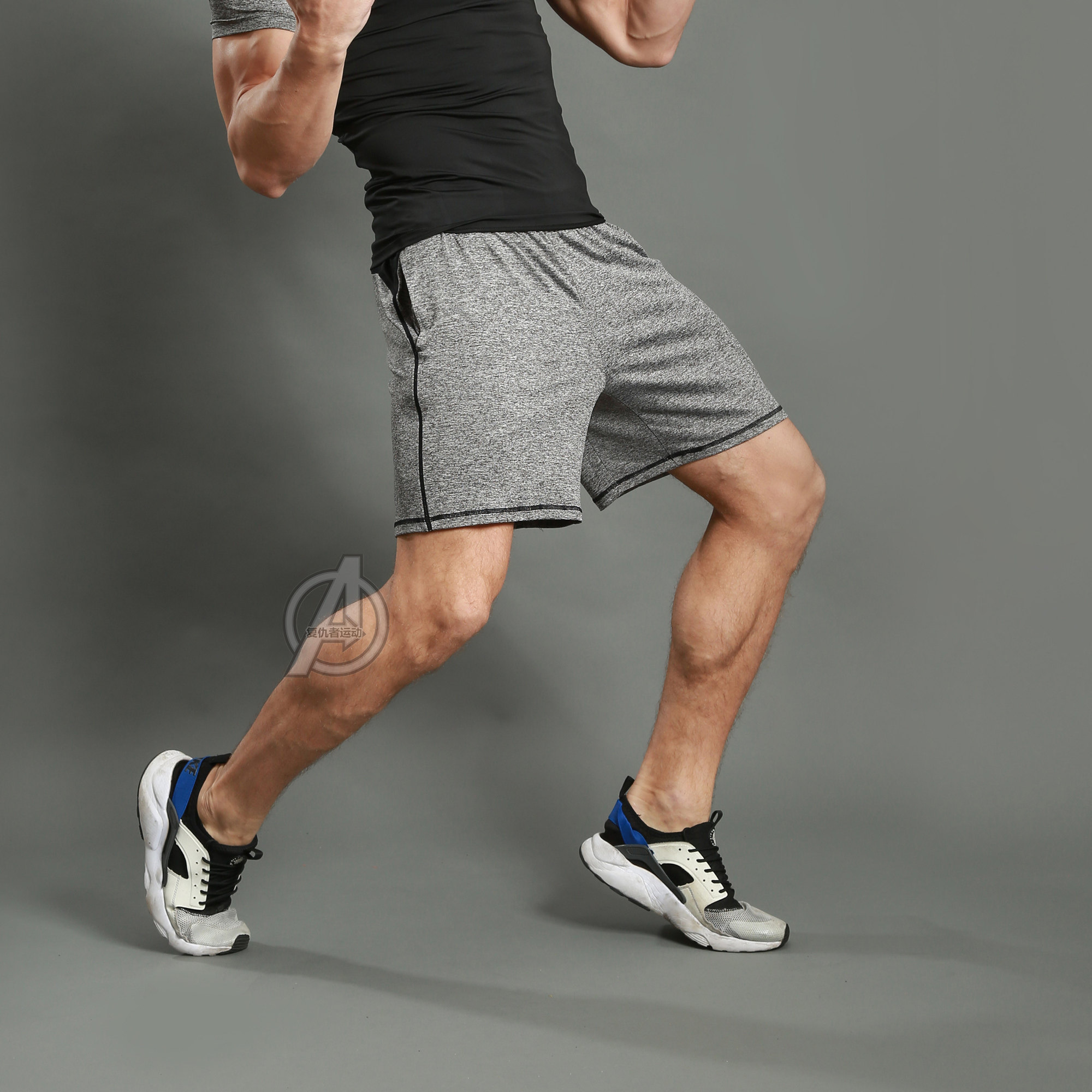运动短裤穿的好,别人以为你是邻家哥哥!
