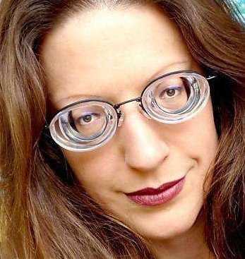 这款眼贴的主要功能是淡化黑眼圈,缓解眼睛疲劳,不但是和长时间戴眼镜