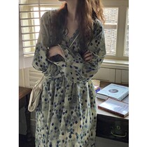 Green Broken Flowers Dress Dress Woman Big Code 2022 Early Spring Temperament Inner Lap V Collar Snowspun Dress Gentle Wind Style Long Dress