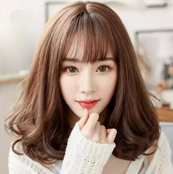 要出来为中长发说句公道话,中长发融合了长发的淑女和短发的俏皮,最最