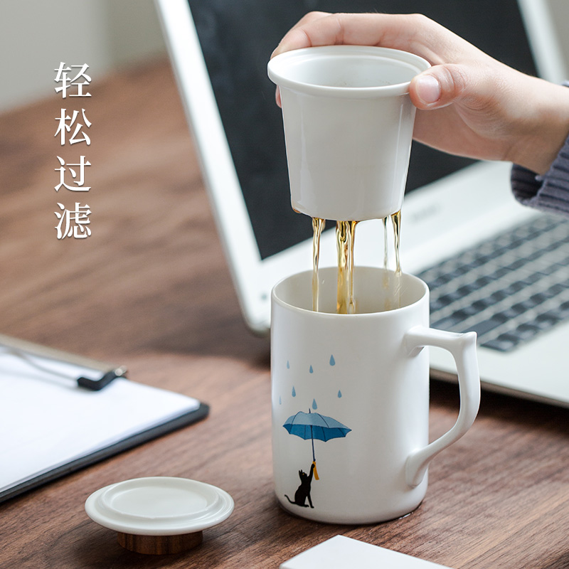 It is the cat office ceramic tea cup with cover filter keller cup household filter cup tea cup