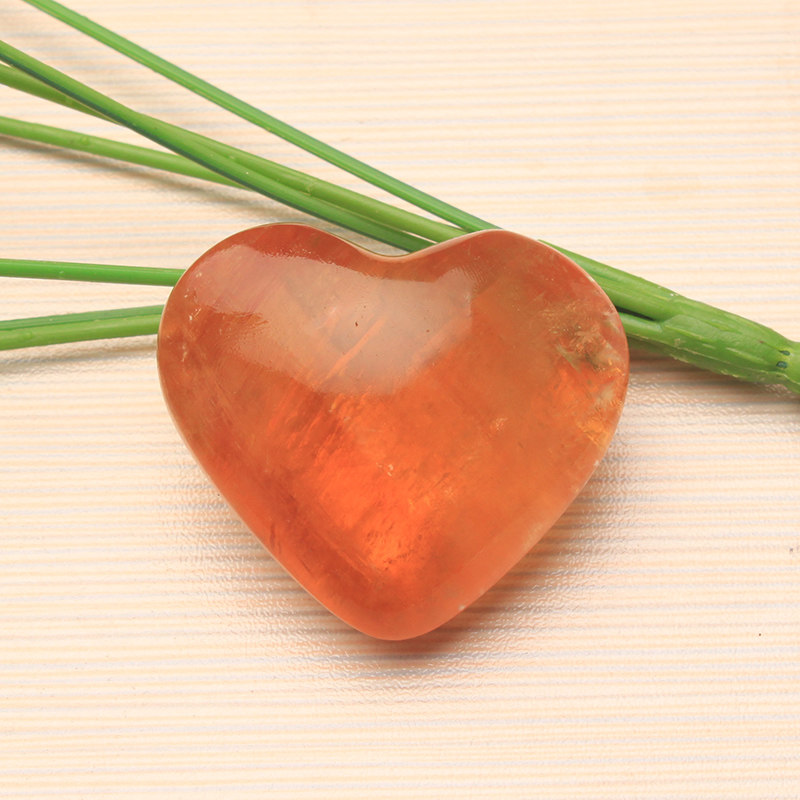 大号橙色水晶天然黄色方解石原石心形摆件手把件把玩透体