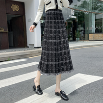 Plaid knitted skirt womens autumn and winter 2022 new high waist mid-length fringed woolen a-line umbrella skirt long skirt