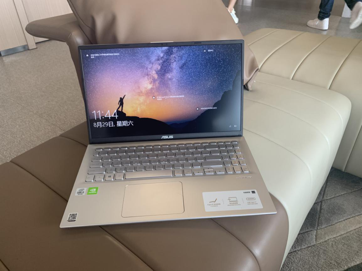 华硕v5000集性能颜值于一身的笔记本