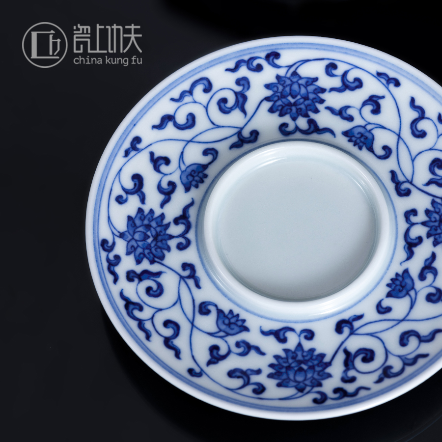 Jingdezhen only three large single kung fu tea tea bowl blue - and - white porcelain branch lotus treasure phase tureen hand - made of flowers