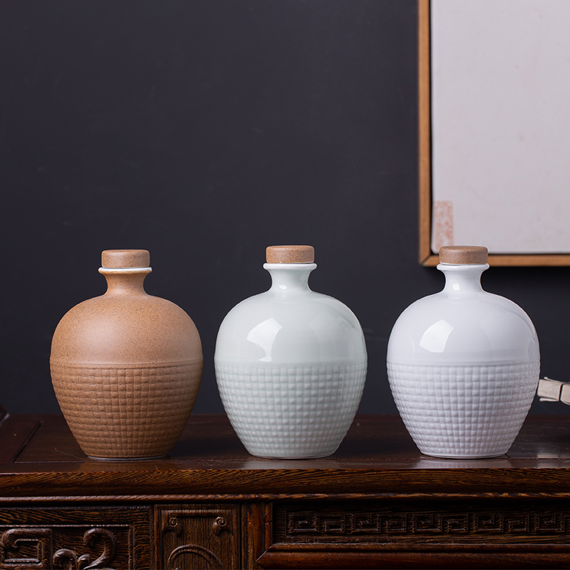 Jingdezhen ceramic bottle is a kilo of domestic liquor wine jar sealed flask custom creative empty wine bottles