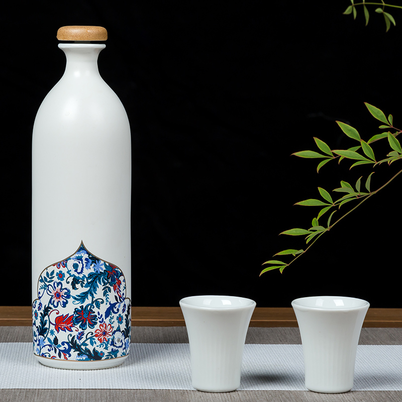 Jingdezhen ceramic creative household small wine pot liquor bottle glass wine bottle seal to pack a kilo mail gift