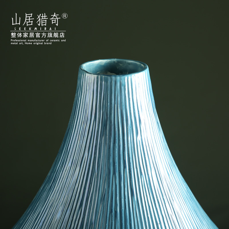 Method of American new classic gold furnishing articles sitting room blue porcelain vase of flowers of TV bar face geometry creative floral outraged