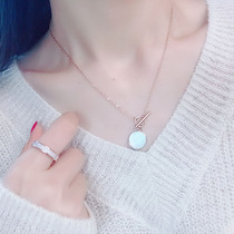 European and American round natural fritillary pendant Rose gold clavicle chain Titanium steel gold plated gradient shell womens necklace does not fade