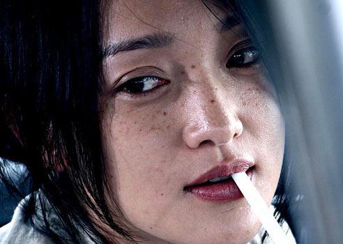 戚薇把腿p的比小白鞋还白?