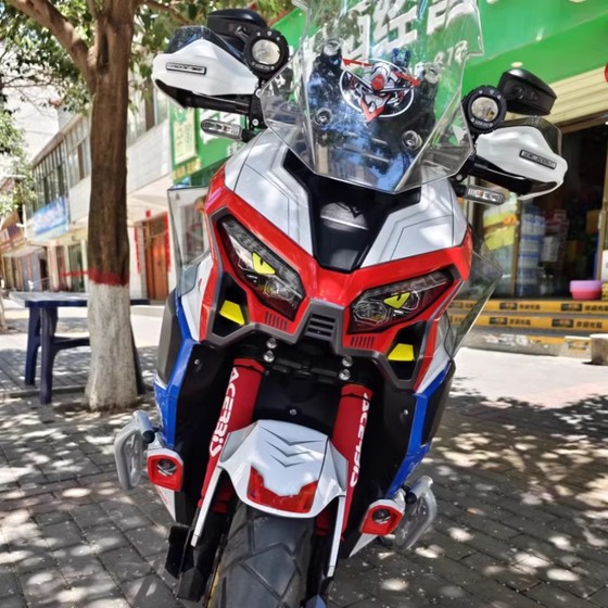 Sanyang Husky 150 Adv 전면 수정 이빨이없는 작은 악마 아이 눈 3 차원 빛나는 고양이 눈 스티커 Sanyang Husky 150 Adv 전면 수정 이빨이없는 작은 악마 아이 눈 3 차원 빛나는 고양이 눈 스티커