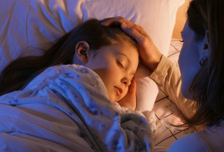 哄孩子睡觉有妙招父母现在知道还不晚