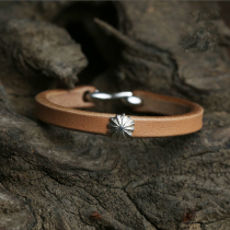 Bull blunt precision Takaqiao Japanese saddle leather leather bracelet 925 pure silver chrysanthemum nail S hook