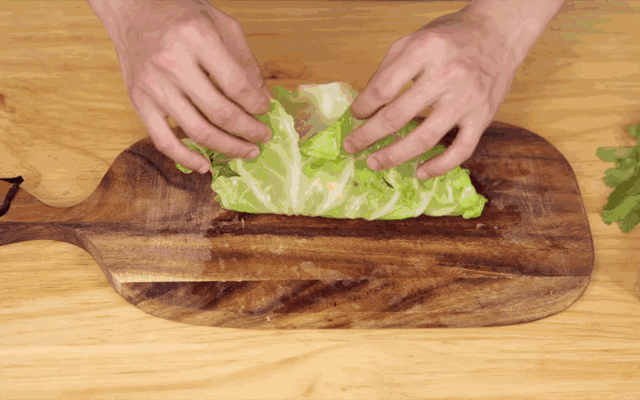 黑胡椒1小撮,小葱1根切葱花,香菇5朵切片,酱油小半勺,卷心菜叶子10片