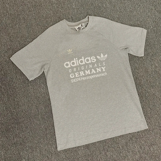 Adidas Clover Men's Sports Print Short Sleeve Summer Casual Knitted Breathable Cotton T-Shirt IU0224
Adidas Clover Men's Sports Print Short Sleeve Summer Casual Knitted Breathable Cotton T-Shirt IU0224