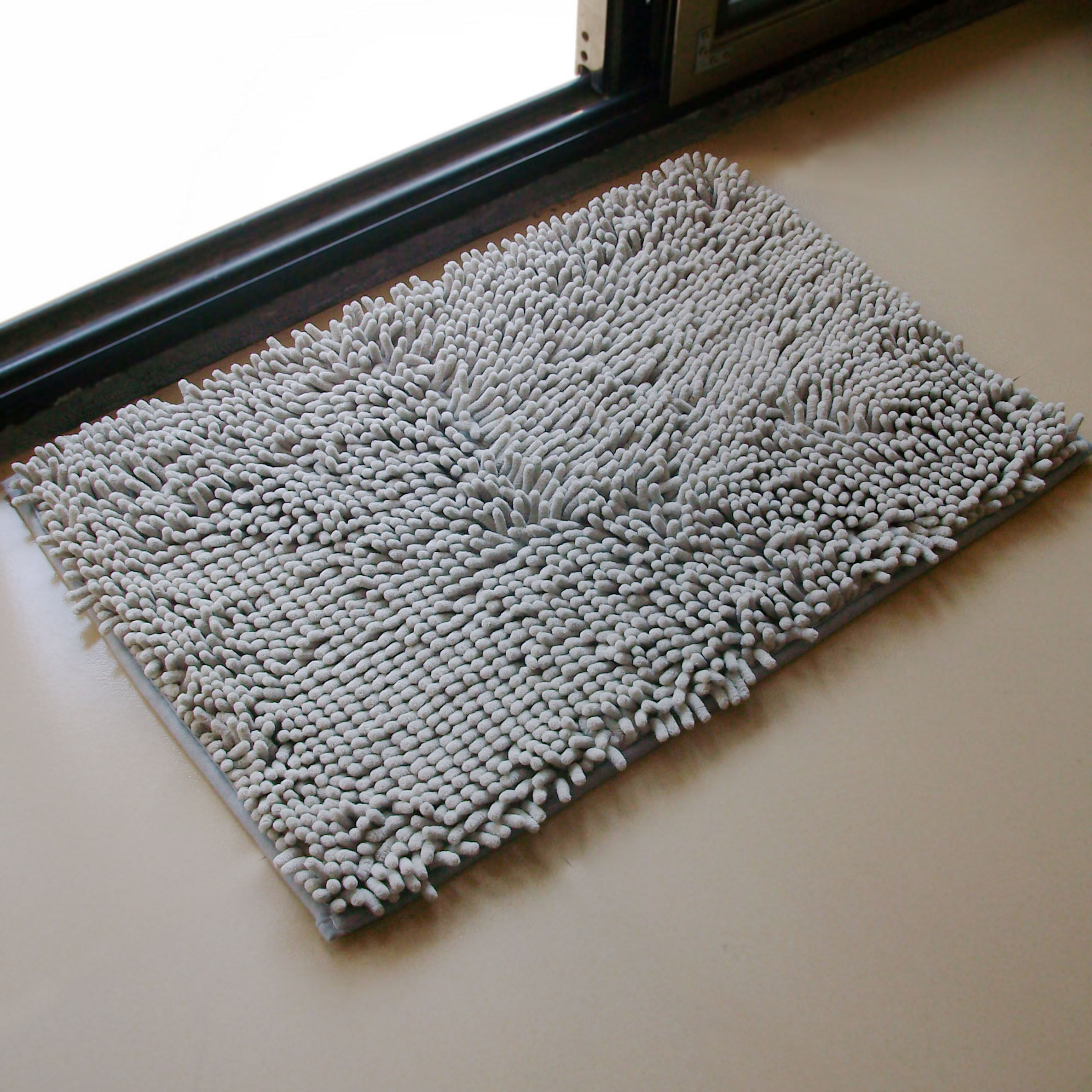 超低价供应雪尼尔地垫浴室垫超纤地毯长毛门垫毛毛虫脚垫厂家直销