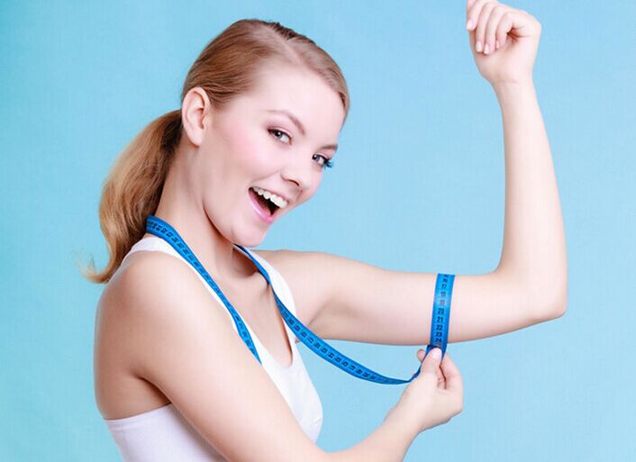 尤其是在夏天,一双纤细美丽的手臂是每个mm必须的.