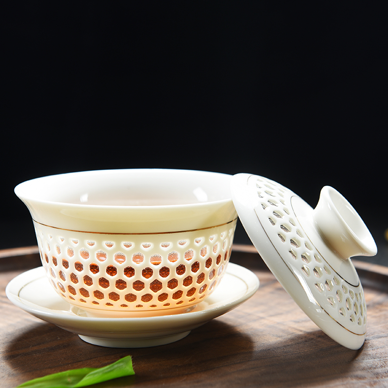 Blue and white tureen tea cups large three GaiWanCha make tea exquisite hollow ceramic kung fu to the bowl