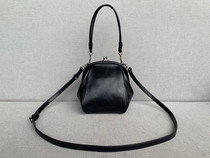 Foreign trade niche shoulder slant cross portable Japanese calfskin material Lock bag