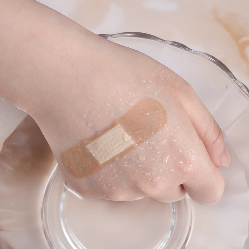 emergency treatment of wounds during outdoor travel
