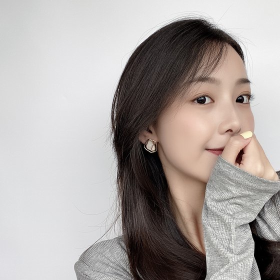 S925 실버 바늘 일본어 및 한국 기질, 성격, 단순한 물방 유약, 고급 및 다목적, 콜드 스타일, 달콤한 귀걸이, 귀걸이, 이어 클립 S925 실버 바늘 일본어 및 한국 기질, 성격, 단순한 물방 유약, 고급 및 다목적, 콜드 스타일, 달콤한 귀걸이, 귀걸이, 이어 클립
