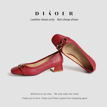 (Hanging shop) Grandma shoes ~ CHIC genuine leather retro gold buckle shallow mouth coarse heel with single shoe female square head heel shoe